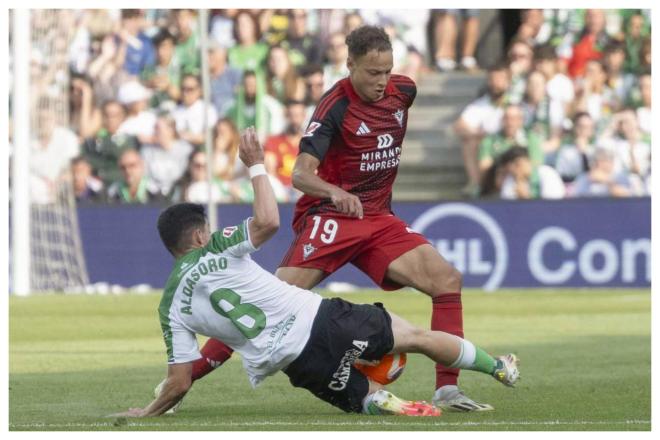 El Racing de Santander empata con el Albacete en un partido marcado por la polémica