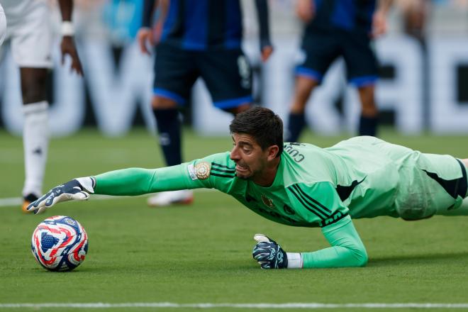El arquero de Las Palmas se somete a cirugía tras choque con jugador del Celta