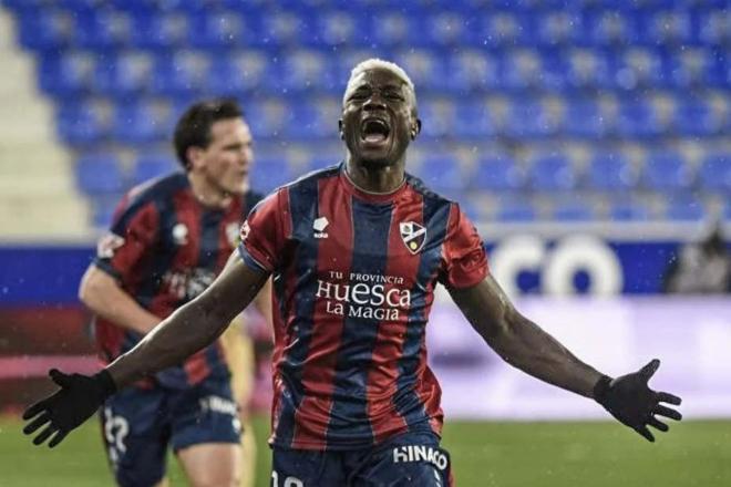 Un nuevo delantero se une a las filas del Almería: Patrick Soko firma con el club rojiblanco hasta 2028