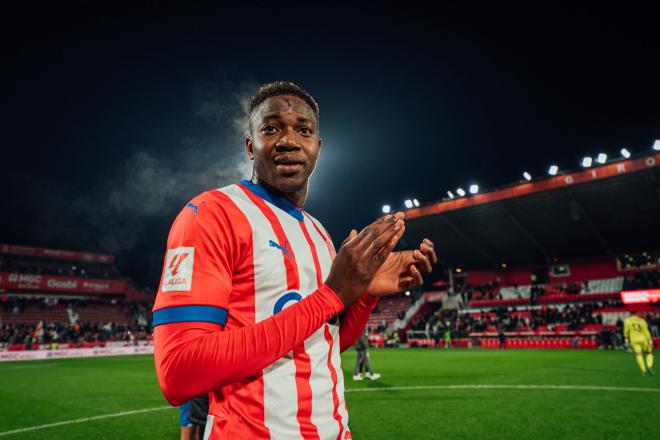 Un duro golpe para el Girona: Ibrahima Kebé es rescindido del equipo